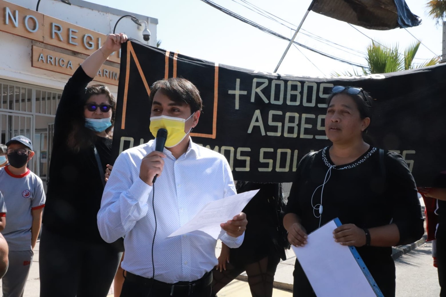 Gobernador en manifestación  (1).JPG